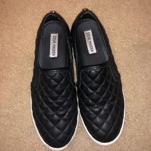 STEVE MADDEN QUILTED SLIP ON SNEAKER